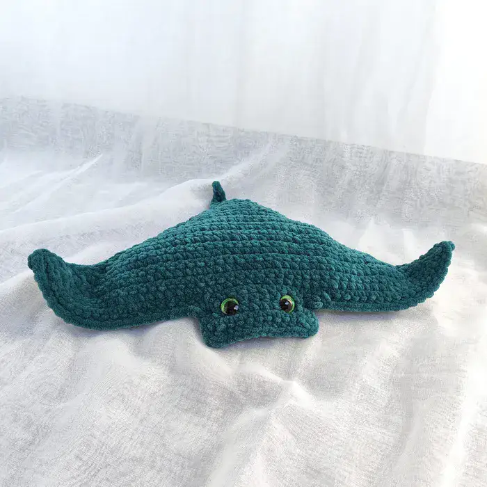 בובת מנטה ריי בצבע כחול