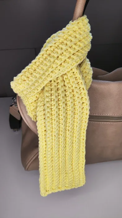 Iphone/phone pocket בצבע צהוב