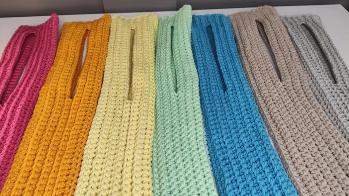 Iphone/phone pocket בצבע בז'