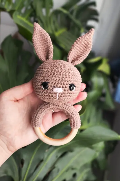 רעשן ארנב חום